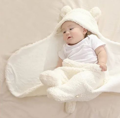 BabyBear:🐻 ¡Dulces sueños con este abrigo de amor para tu bebé!