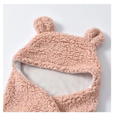 BabyBear:🐻 ¡Dulces sueños con este abrigo de amor para tu bebé!