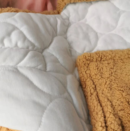 BabyBear:🐻 ¡Dulces sueños con este abrigo de amor para tu bebé!